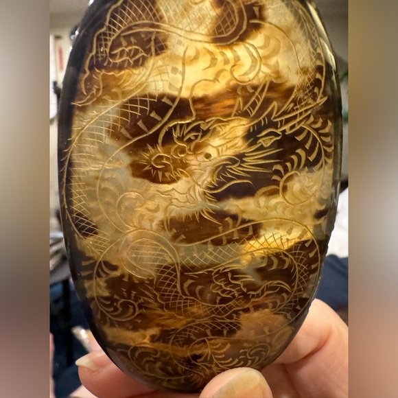 Set of Two Vintage Faux Tortoiseshell Dragon Snuff or Trinket Boxes - Picture 5 of 10